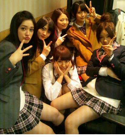 乃木坂４６の女子高生制服姿でのパンチラ等のエロイ画像