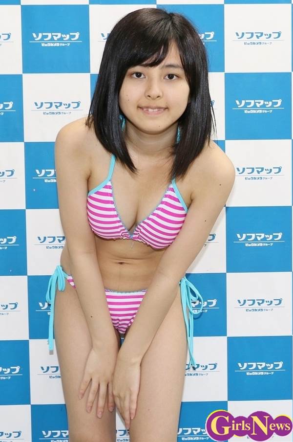 女子高校生グラビアアイドル橋本皐月の縞々ビキニ水着画像