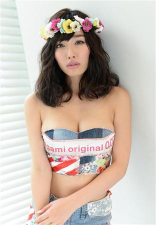 グラドル今野杏南が人気コンドーム宣伝大使で胸の谷間、ミニスカ生足エロ画像
