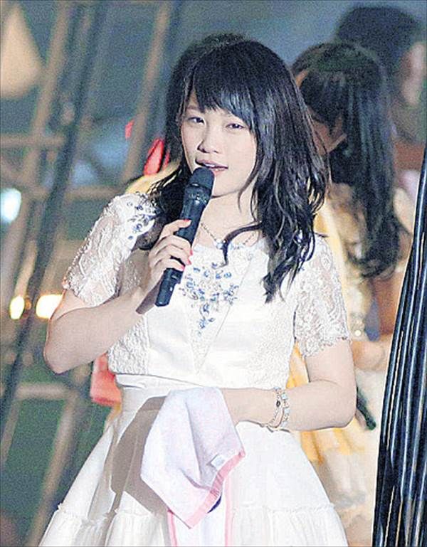 AKB48を卒業しエイベックスに移籍する川栄李奈画像「女優の夢かなえる」