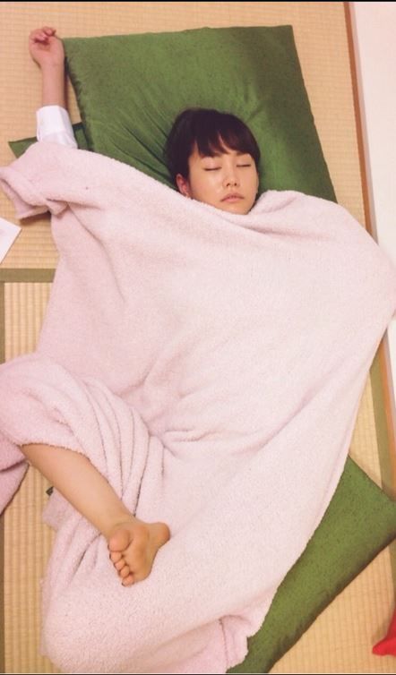 女優桐谷美玲がツインテールに女子高制服にジャージ、おっぱい・乳首画像「邪道ヒロイン極めてやんよっ」