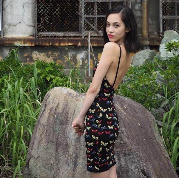 モデル水原希子が露出度の高い服装で胸の谷間見えセクシーなInstagram画像