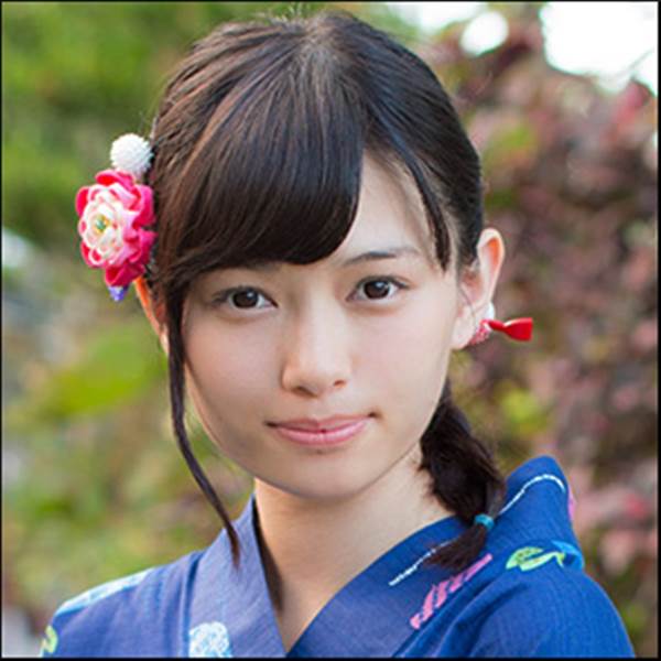 大家族貧乏生活を告白した２０００年に一人の美少女アイドル滝口ひかりのビキニ水着画像