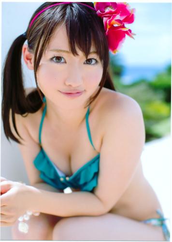 J2ファジアーノ岡山の 『特命PR部 女子マネージャー』を務める桃瀬美咲のビキニ水着グラビア画像