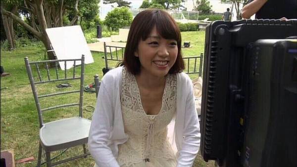 声優三森すずこの胸の谷間、生足・太もも、腋の抜けるエロい画像