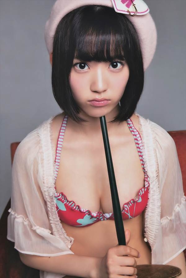 HKT48宮脇咲良の初写真集『さくら』の17歳にしては過激すぎる桃尻画像