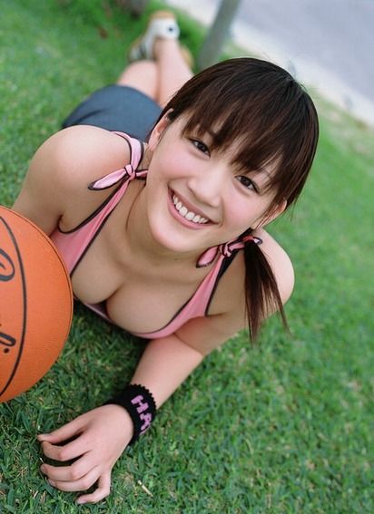 女優綾瀬はるかのエロすぎる巨乳おっぱい画像