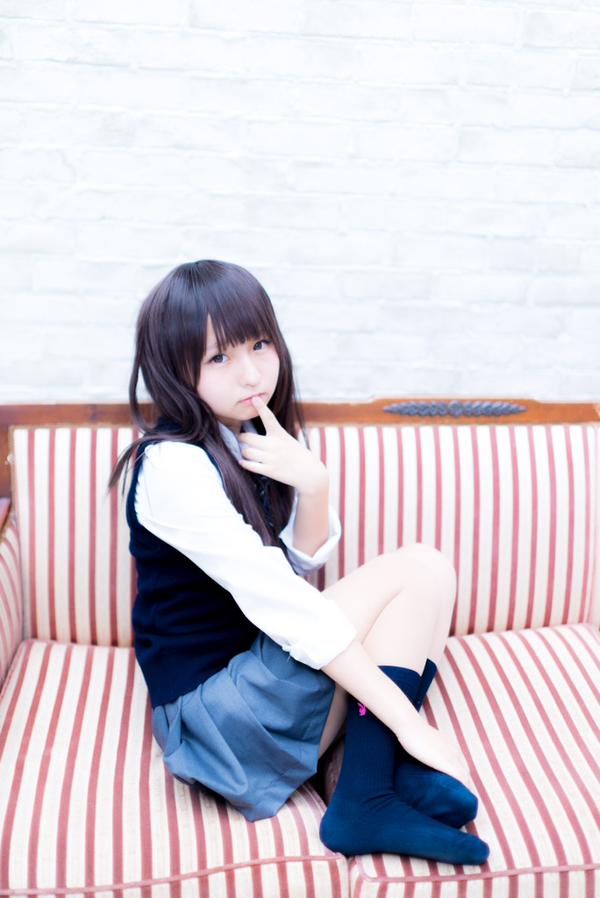 コスプレイヤーあんにゅい豆腐のロリロリ女子高生制服姿画像