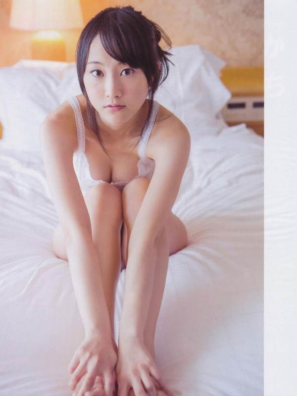 SKE48を卒業する松井玲奈のパンツ見え下着姿エロ画像