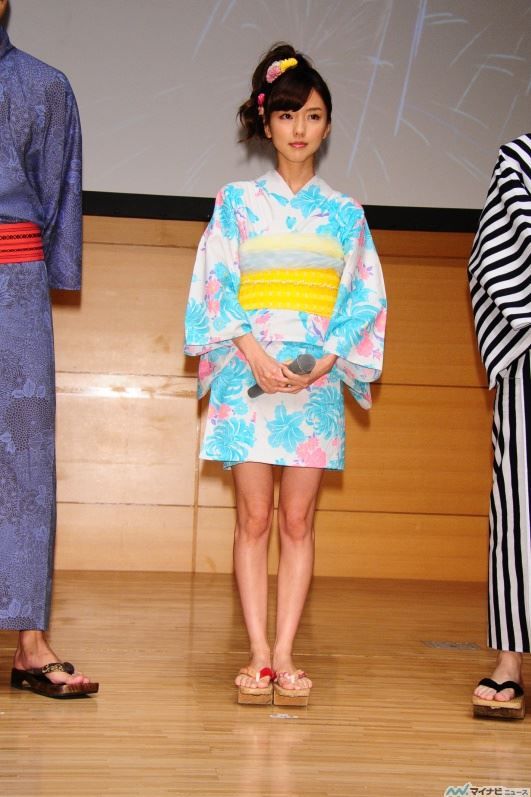 「みんな！エスパーだよ！」記念イベントで真野恵里菜と小島梨里杏のミニスカ浴衣姿画像