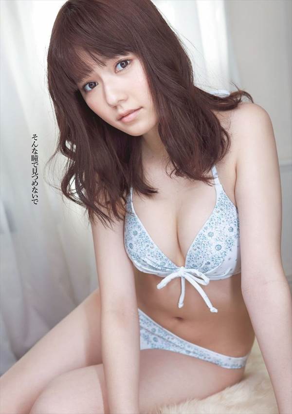 AKB48島崎遥香がインストグラムでウィンクしてキスミー写真画像