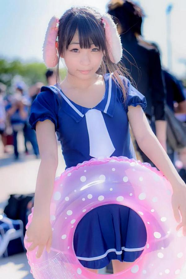 女子中学生コスプレイヤーのセーラー服っぽいコスプレしてる可愛い画像