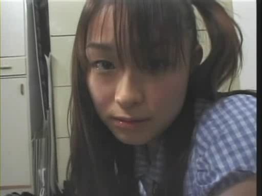 声優今井麻美のミニスカートから見える年々エロくなっていく太もも画像