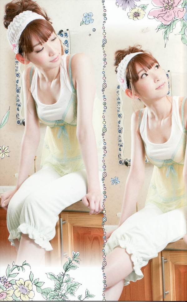 声優井上麻里奈の水に濡れたエロすぎるスクール水着の股間から水が滴ってる画像