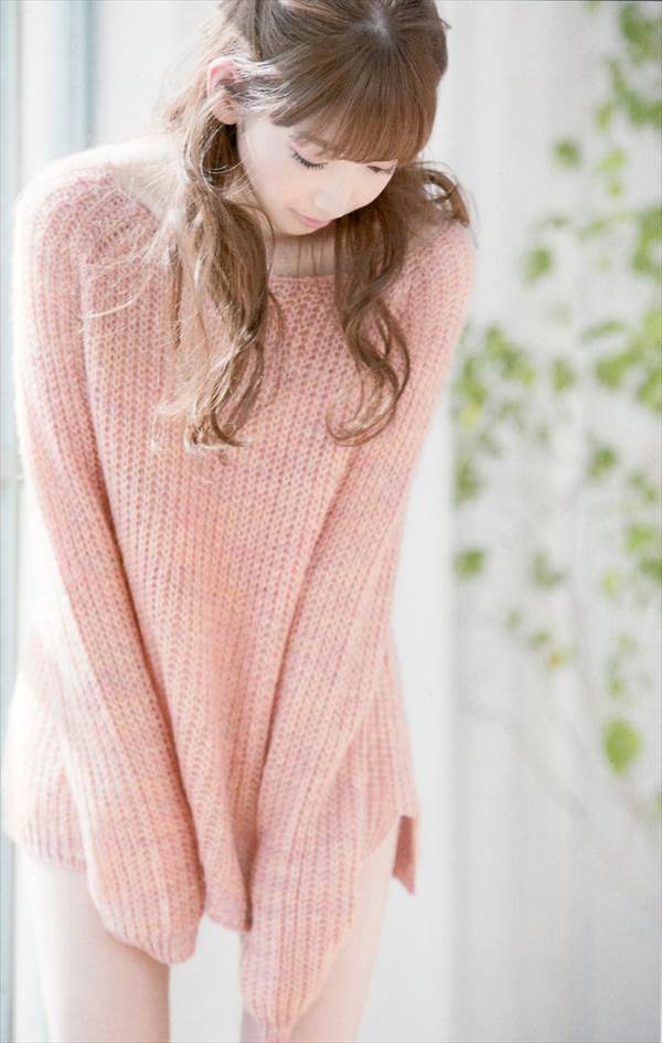 声優井上麻里奈の水に濡れたエロすぎるスクール水着の股間から水が滴ってる画像