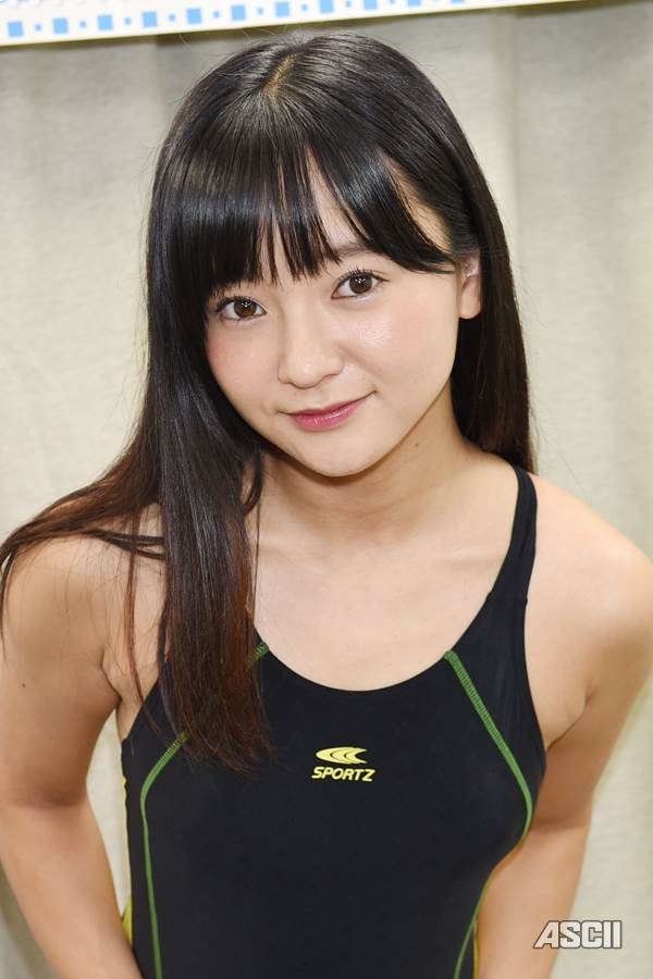 グラビアアイドル西永彩奈の水着画像、DVD「in Bali」で「背中が大きく開いて鋭角なハイレグな競泳水着」