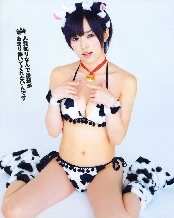 NMB48山本彩の黒パンストに黒下着姿のエロ画像