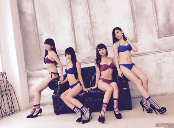 NMB48上西恵のビキニ水着の雑誌『BOMB』に掲載グラビアオフショット画像