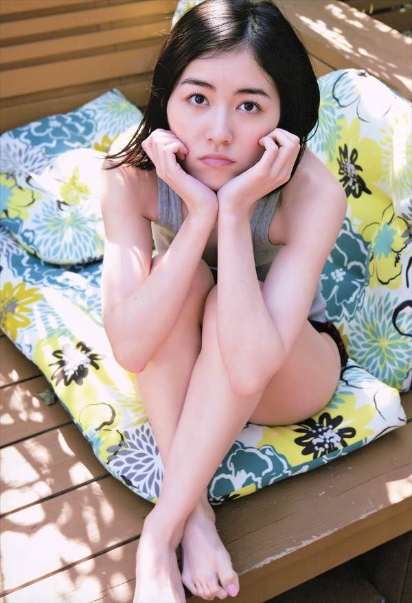 初ソロ写真集「Jurina」 が一位のSKE48松井珠理奈の全裸に手ブラエロ画像