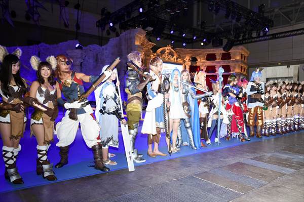 ＴＧＳ２０１５でミニスカエロコスプレでムチムチ太ももエロ画像