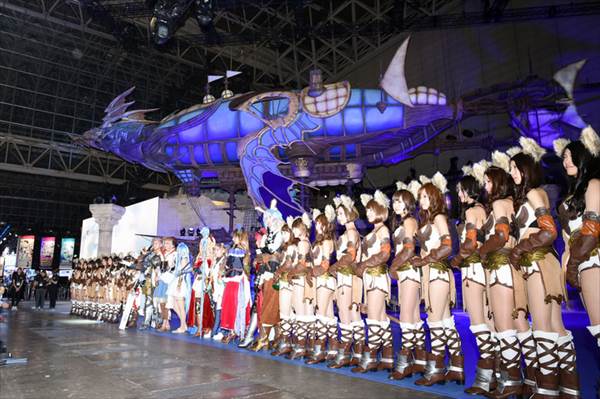 ＴＧＳ２０１５でミニスカエロコスプレでムチムチ太ももエロ画像