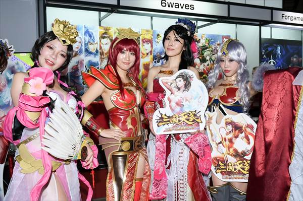 ＴＧＳ２０１５でミニスカエロコスプレでムチムチ太ももエロ画像