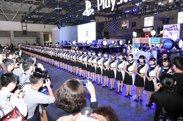 ＴＧＳ２０１５でミニスカエロコスプレでムチムチ太ももエロ画像