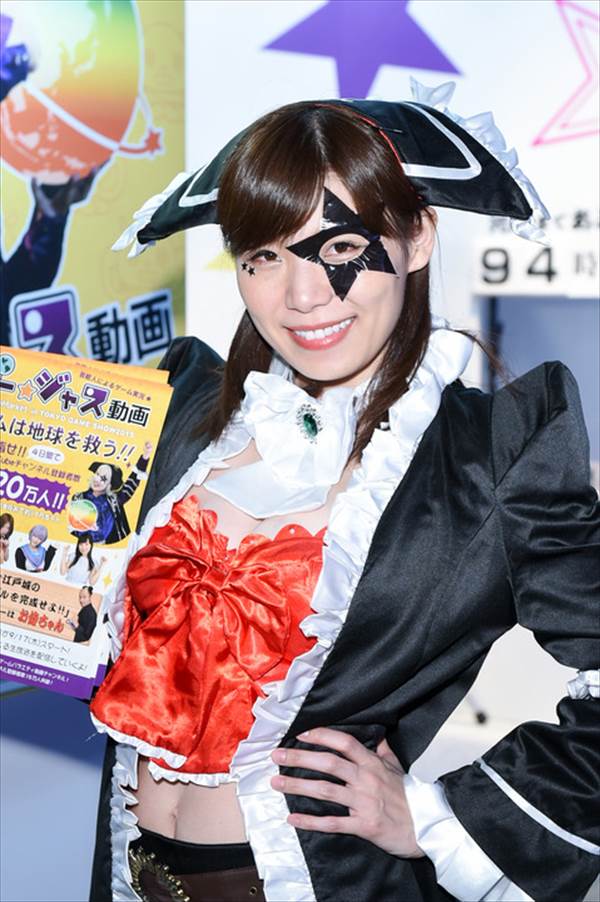 ＴＧＳ２０１５で前がぱっくり開いておっぱい胸の谷間丸見えエロコスプレ画像