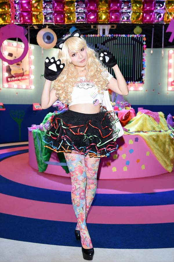 ＴＧＳ２０１５で前がぱっくり開いておっぱい胸の谷間丸見えエロコスプレ画像