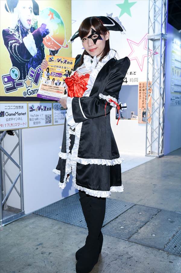 ＴＧＳ２０１５で前がぱっくり開いておっぱい胸の谷間丸見えエロコスプレ画像