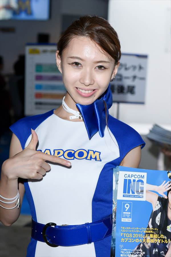 ＴＧＳ２０１５でヘソだし超ミニスカート姿でエロい太もも画像