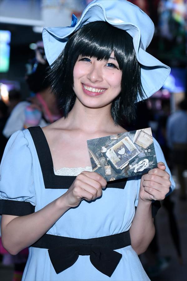 ＴＧＳ２０１５でヘソだし超ミニスカート姿でエロい太もも画像