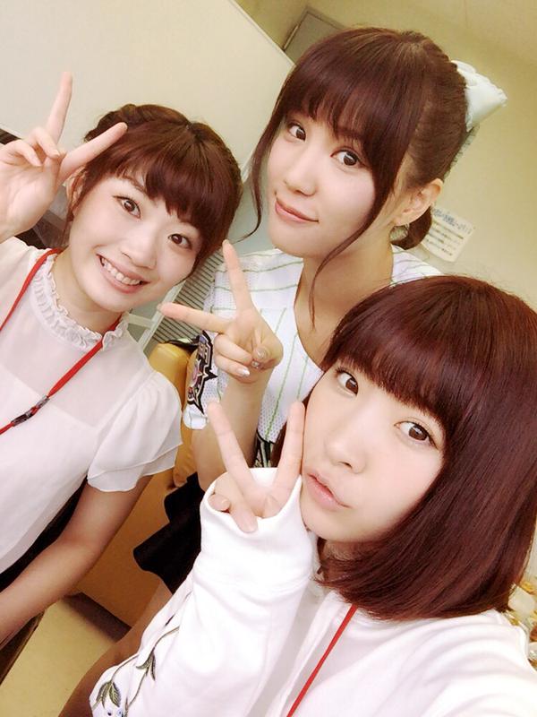 SNH48鈴木まりやが始球式でミニスカートからエロい太もも見えエロ画像