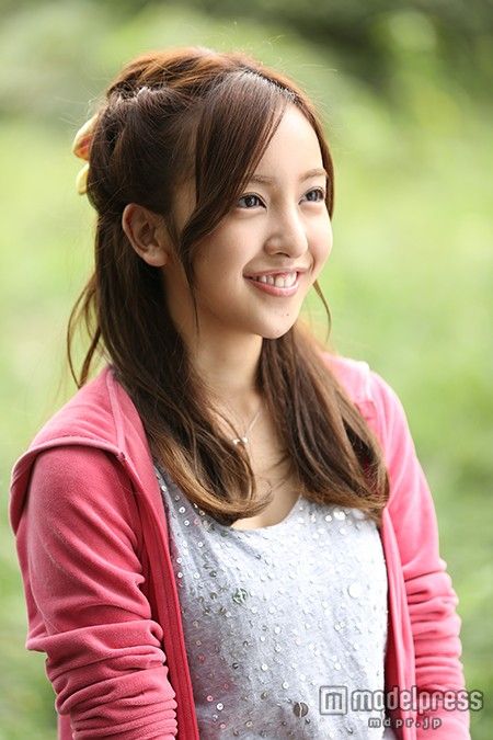 中国映画「雨衣（レインコート）」で初主演の板野友美のビキニ水着画像