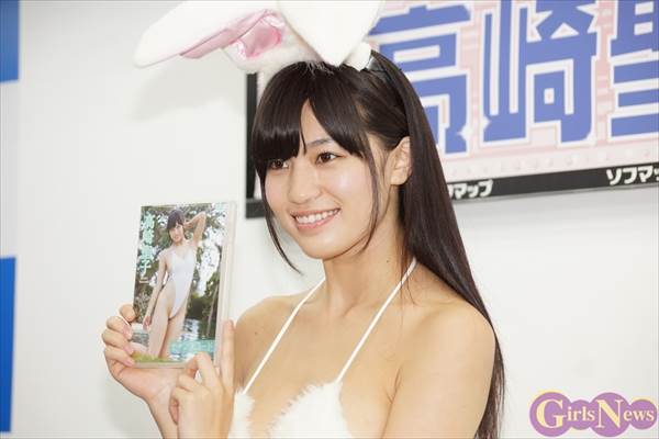 愛人疑惑グラドル高崎聖子のウサギ耳ビキニ水着画像、DVD『ナインスコード』発売