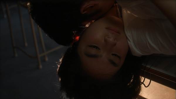 女子高生平祐奈がドラマ『JKは雪女』でエロい太もも、へそ出しセクシーシーン画像