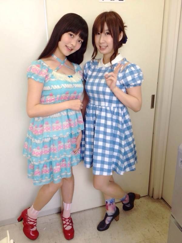 声優上坂すみれの巨乳おっぱいの胸を張ってる画像