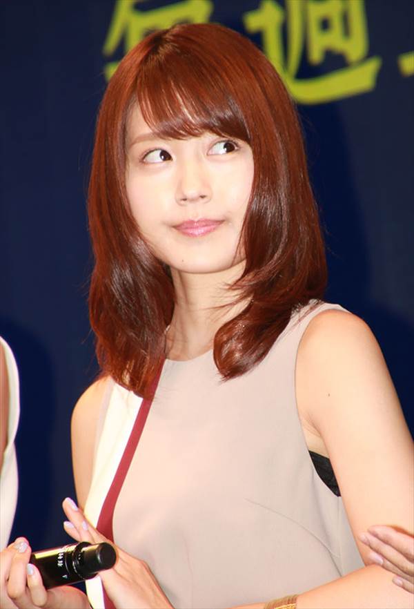 ドラマ「海に降る」で連ドラ初主演の有村架純のノースリーブ衣装画像