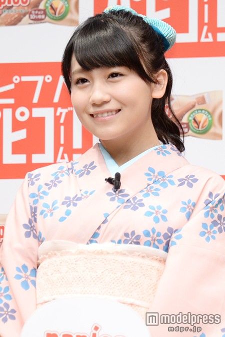 将来の目標は柏木由紀というAKB48小嶋真子の縞々ビキニ水着画像「清楚なお姉さんみたいになりたい」