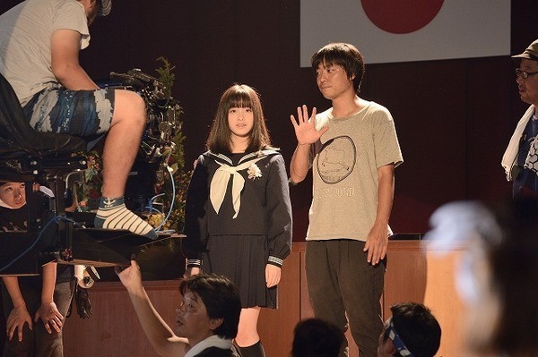 クランクアップした橋本環奈の初主演映画「セーラー服と機関銃」画像