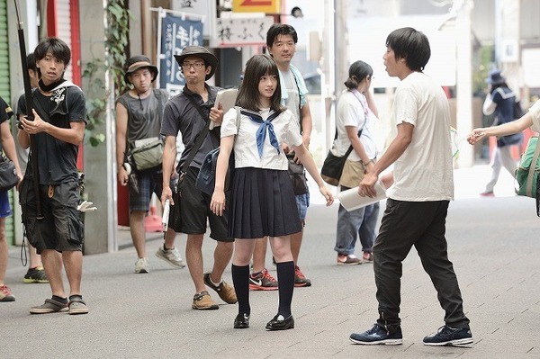クランクアップした橋本環奈の初主演映画「セーラー服と機関銃」画像