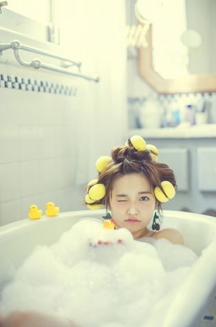 初のフォトブック発売のAKB48島崎遥香の泡まみれの入浴シーン画像