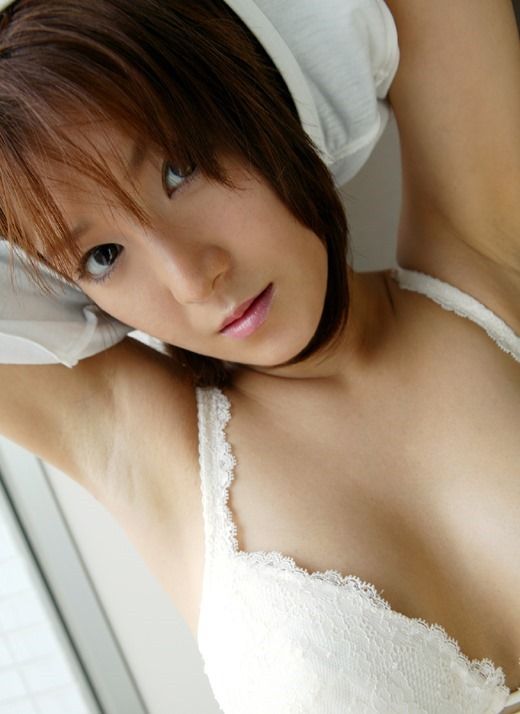 AV女優長澤リオンの全裸入浴中おっぱいエロ画像