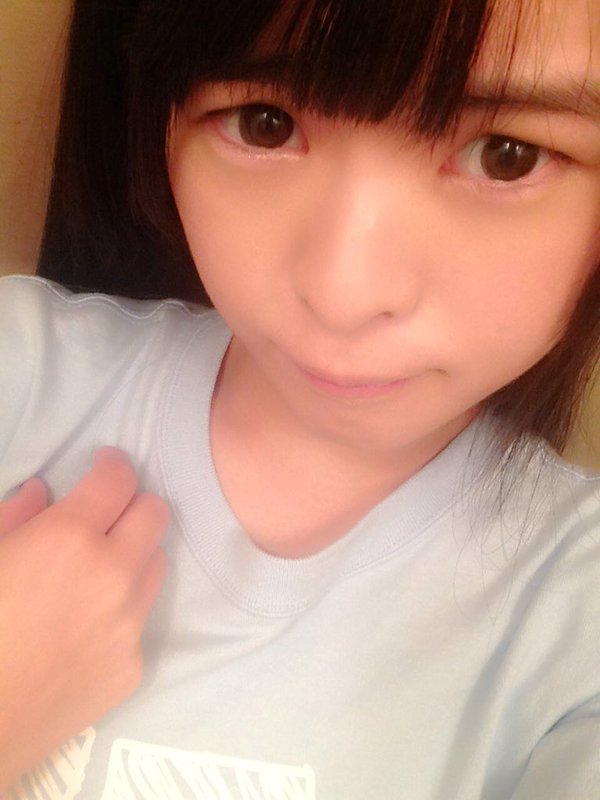 Dカップロリ顔グラドル高村七海の網タイツにミニワンピースからエロい太もも画像「優しくて、一緒にいて安心できる人がいい」