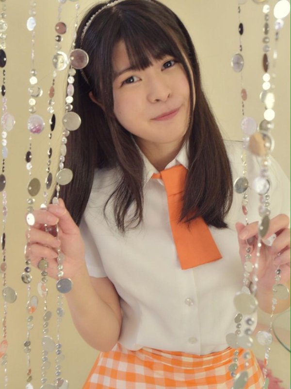 Dカップロリ顔グラドル高村七海の網タイツにミニワンピースからエロい太もも画像「優しくて、一緒にいて安心できる人がいい」