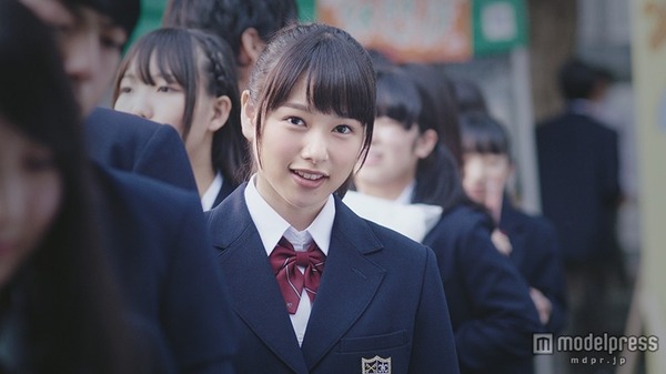 “岡山の奇跡”と呼ばれる女子高生桜井日奈子の制服姿画像