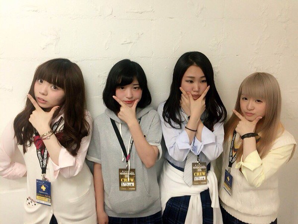 現役女子高生バンド「ЯeaL」の可愛い制服姿画像