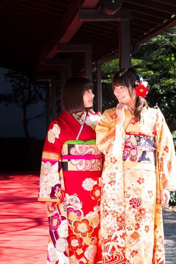 広瀬アリス＆広瀬すず姉妹の振り袖画像「晴れ着姿のすずを見たら、七五三のことを思い出しました」
